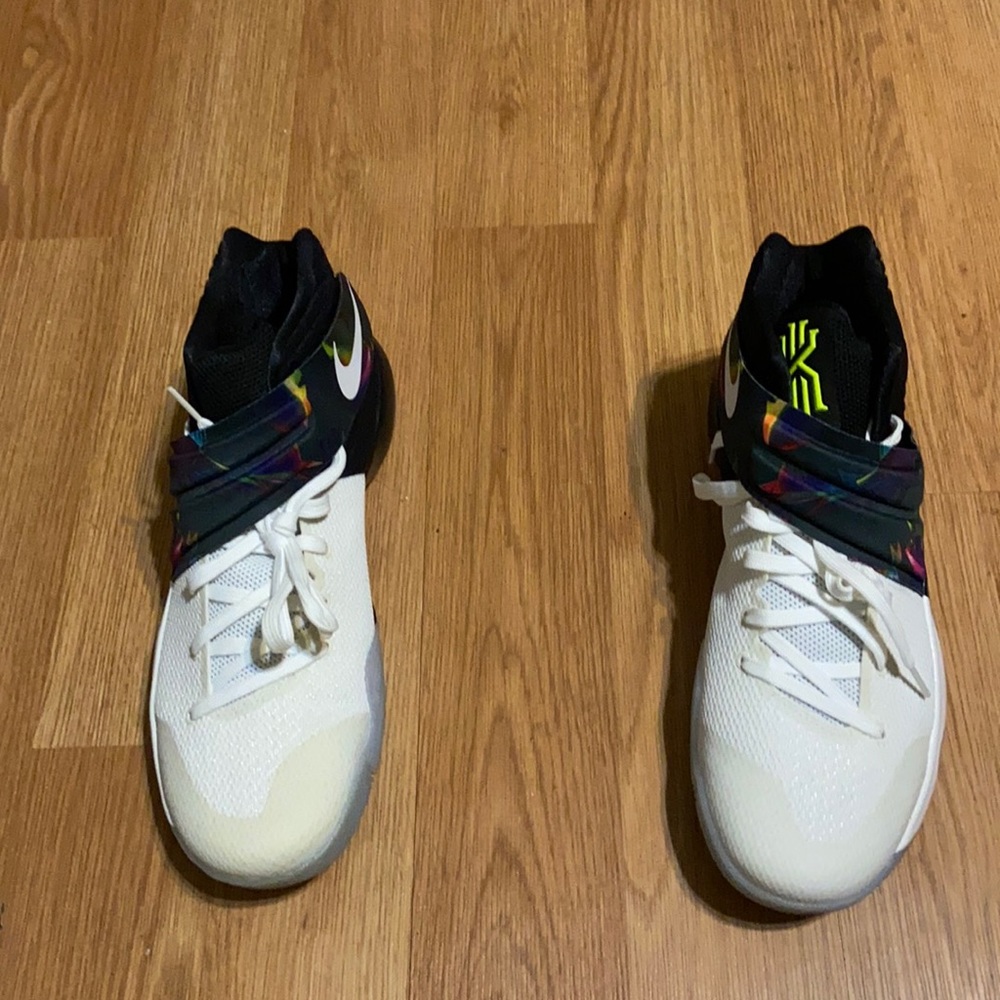 Nike Kyrie 2 size 12
